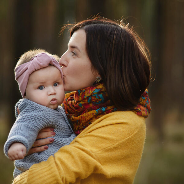 zdjęcia rodzinne w lesie koło kielc