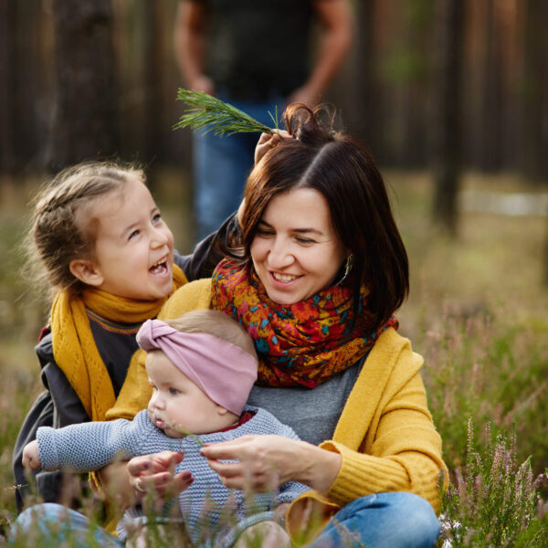 zdjęcia rodzinne w lesie