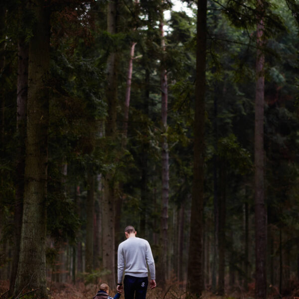 sesja rodzinna w lesie