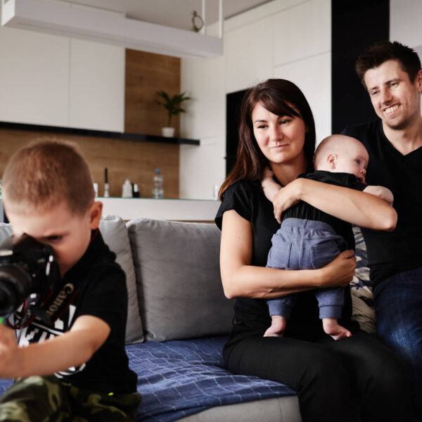 sesja rodzinna w mieszkaniu