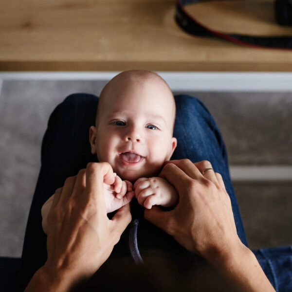 sesja rodzinna w mieszkaniu