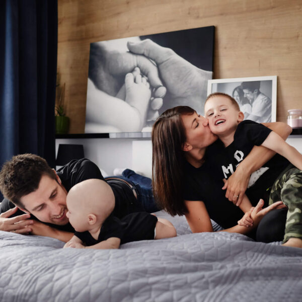 sesja rodzinna w mieszkaniu